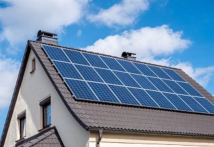 Fotovoltaické systémy pro různé typy objektů: Od rodinných domů po komerční objekty